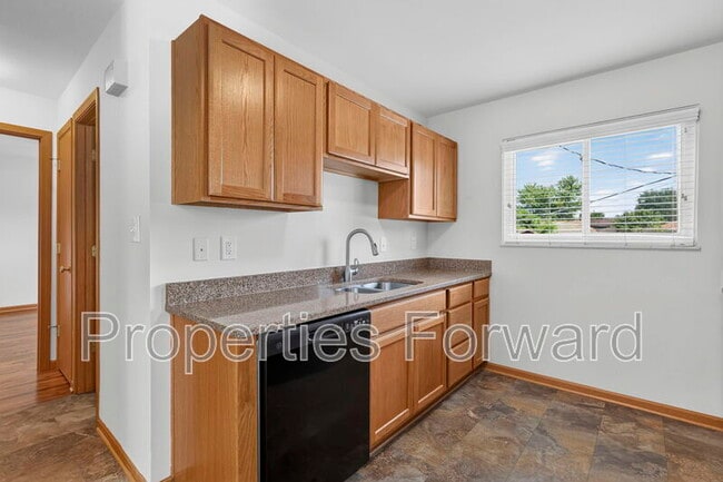 Building Photo - 3127 Thomas Ave