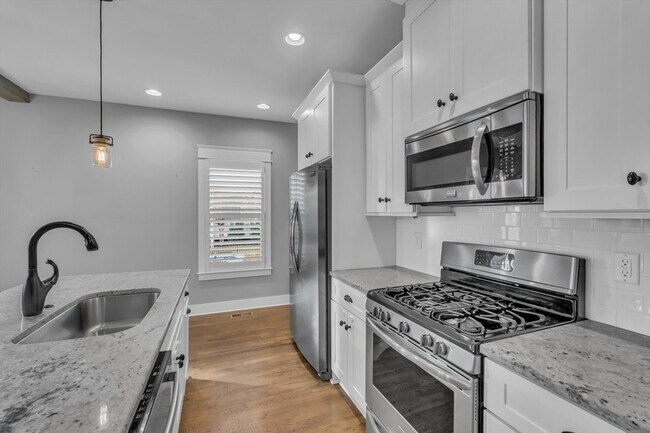 Building Photo - 1801A Sevier St