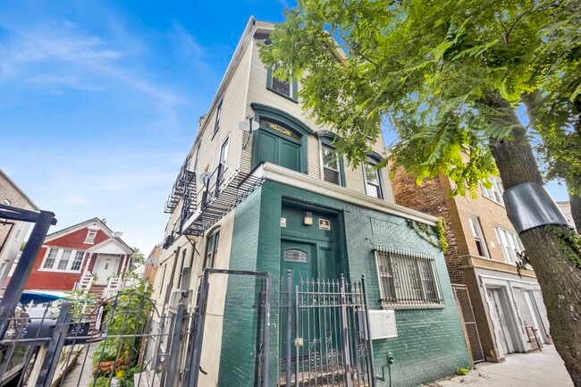 Primary Photo - 2702 W 24th St