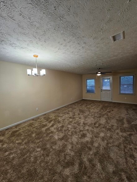 Living/Dining Room - Northcreek