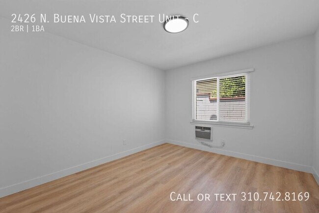 Building Photo - 2426 N Buena Vista St