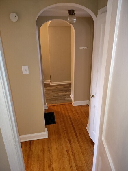 Building Photo - 218 Pilgrim Ln