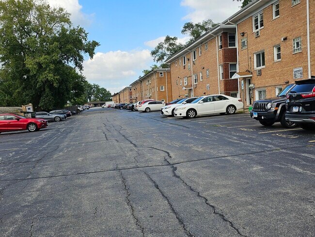 Building Photo - 6862 W Lode Dr