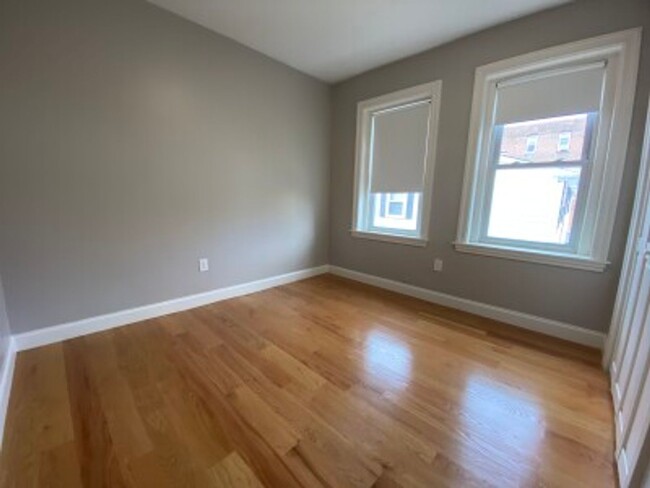 Building Photo - 4 Bed 2 Bath - East Cambridge - 9/1
