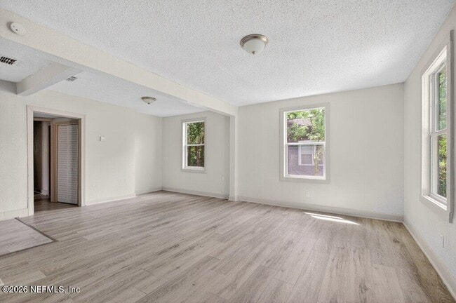 Building Photo - 845 Ontario St