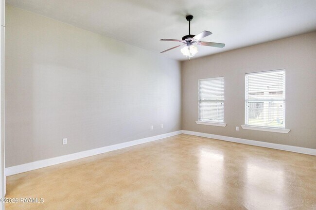 Building Photo - 205 Quiet Bluff Dr