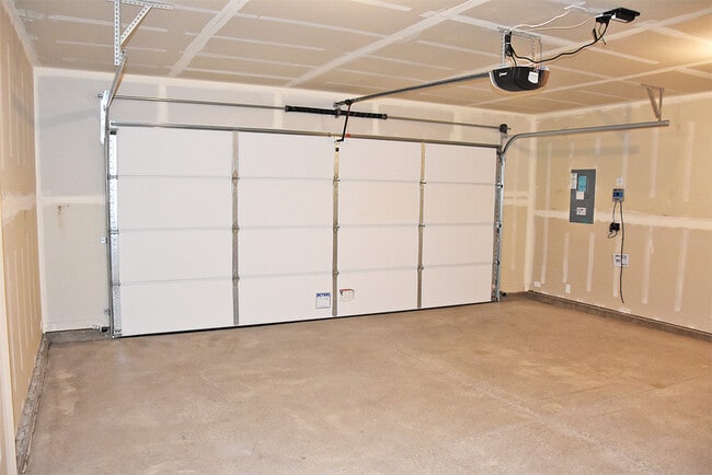 Building Photo - 17680 N Pegram Way
