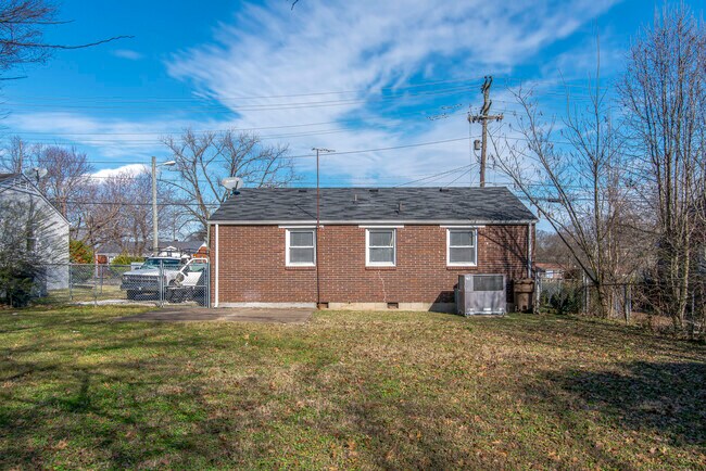 Building Photo - 3259 Panorama Dr