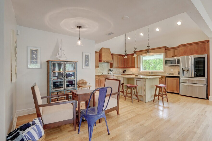 Building Photo - 5731 Marimin Dr