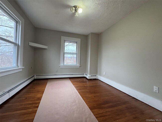 Building Photo - 157 NY-17M