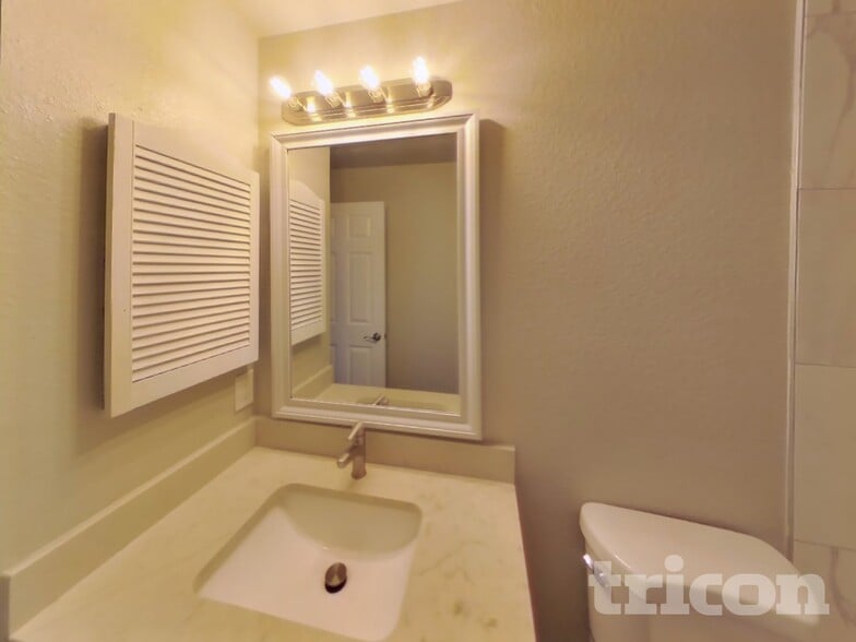 Building Photo - 33641 26th Ct SW