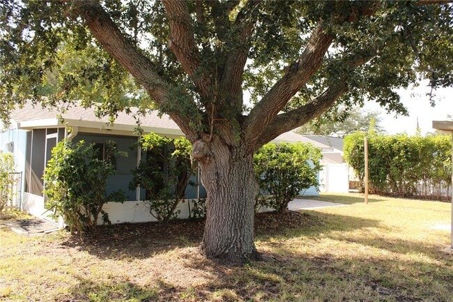 Building Photo - 4024 13th Ave W