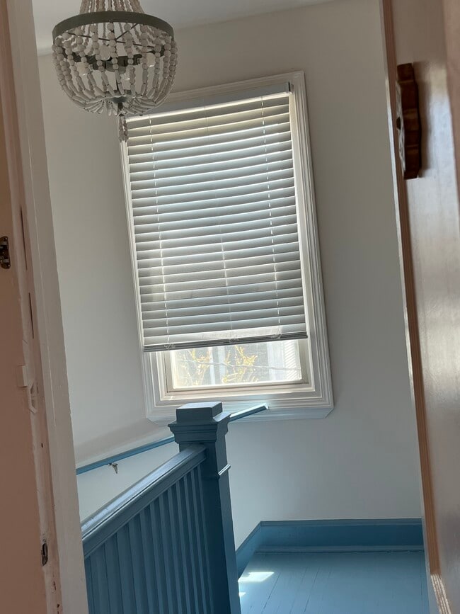 Building Photo - 504 Adams St