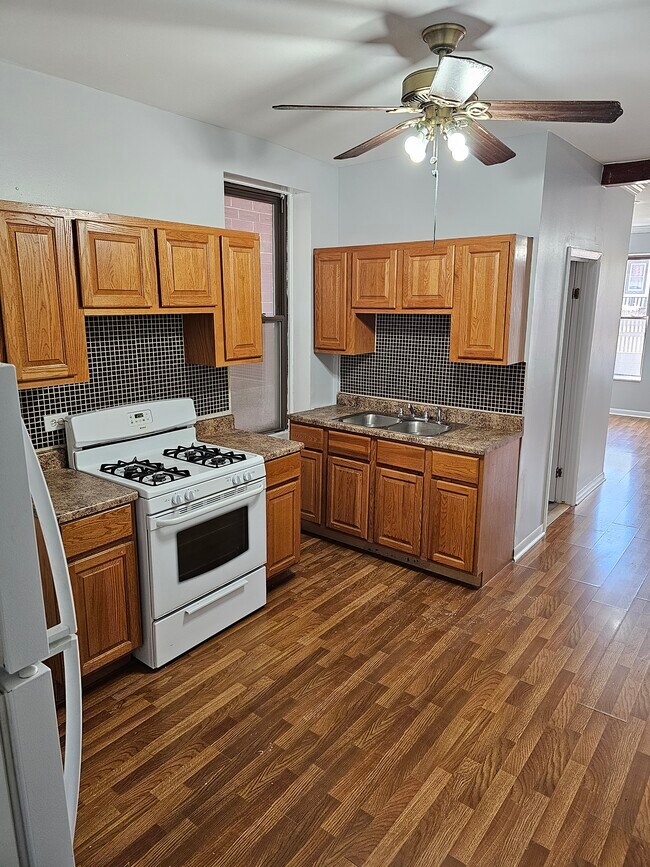 Building Photo - 1519 N Elston Ave