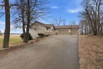 Building Photo - 1778 Klondike Dr NE