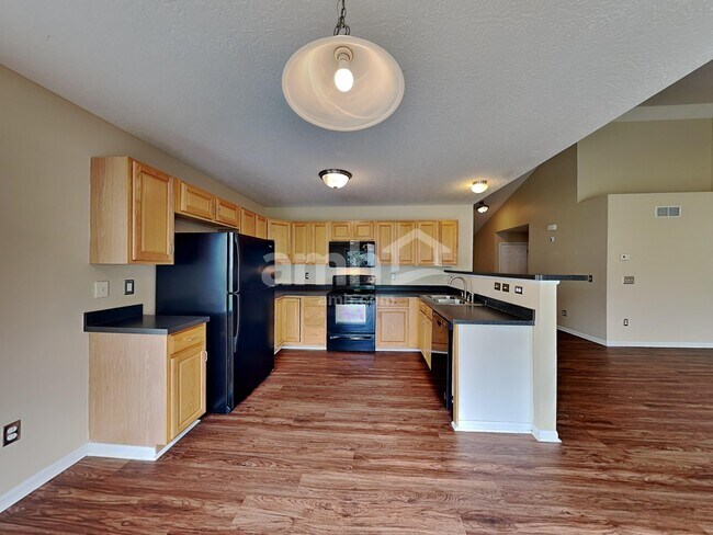 Building Photo - 211 Cherrytree Ln