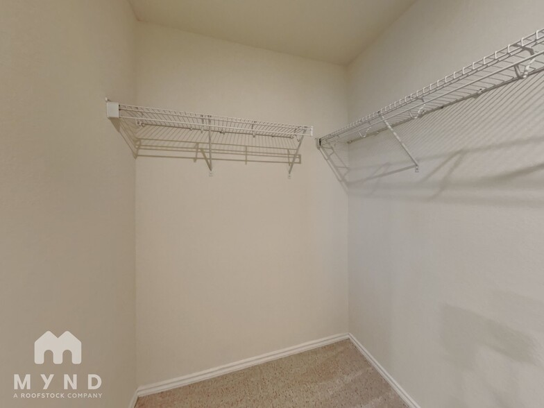Building Photo - 707 Wild Olive Wy