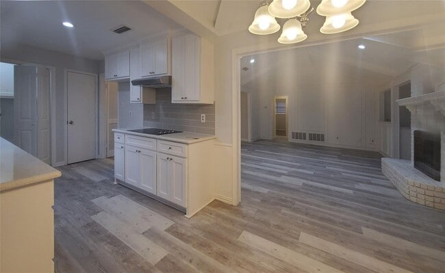 Building Photo - 1616 Scottsdale Dr