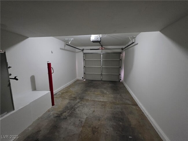 Building Photo - 8453 Vast Horizon Ave