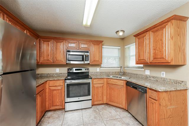 Building Photo - 449 Cambridge Dr