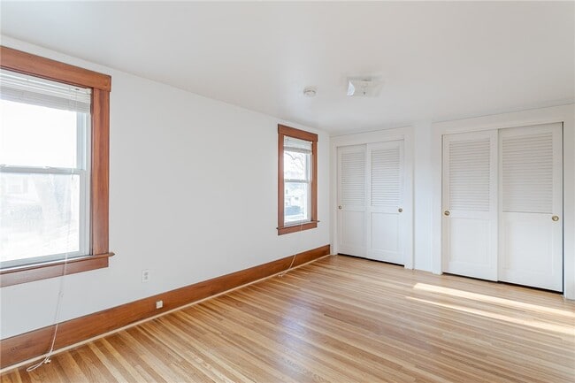 Building Photo - 176 Merwin Ave