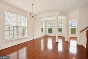 Building Photo - 42714 Ogilvie Sq