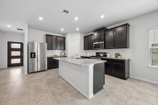 Building Photo - 6083 Pearland Pl