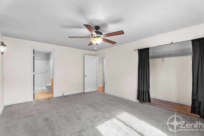 Building Photo - 16004 NE 47th St