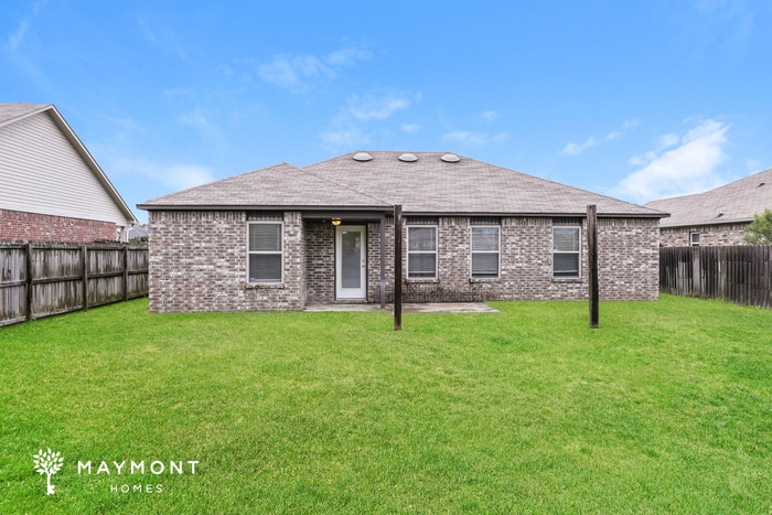 Building Photo - 6517 White Oak Way