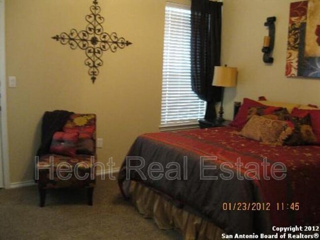 Building Photo - 913 Brown Rock Dr