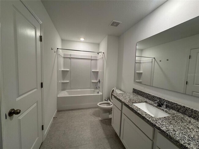Building Photo - 5909 Chestnut Grv Pl