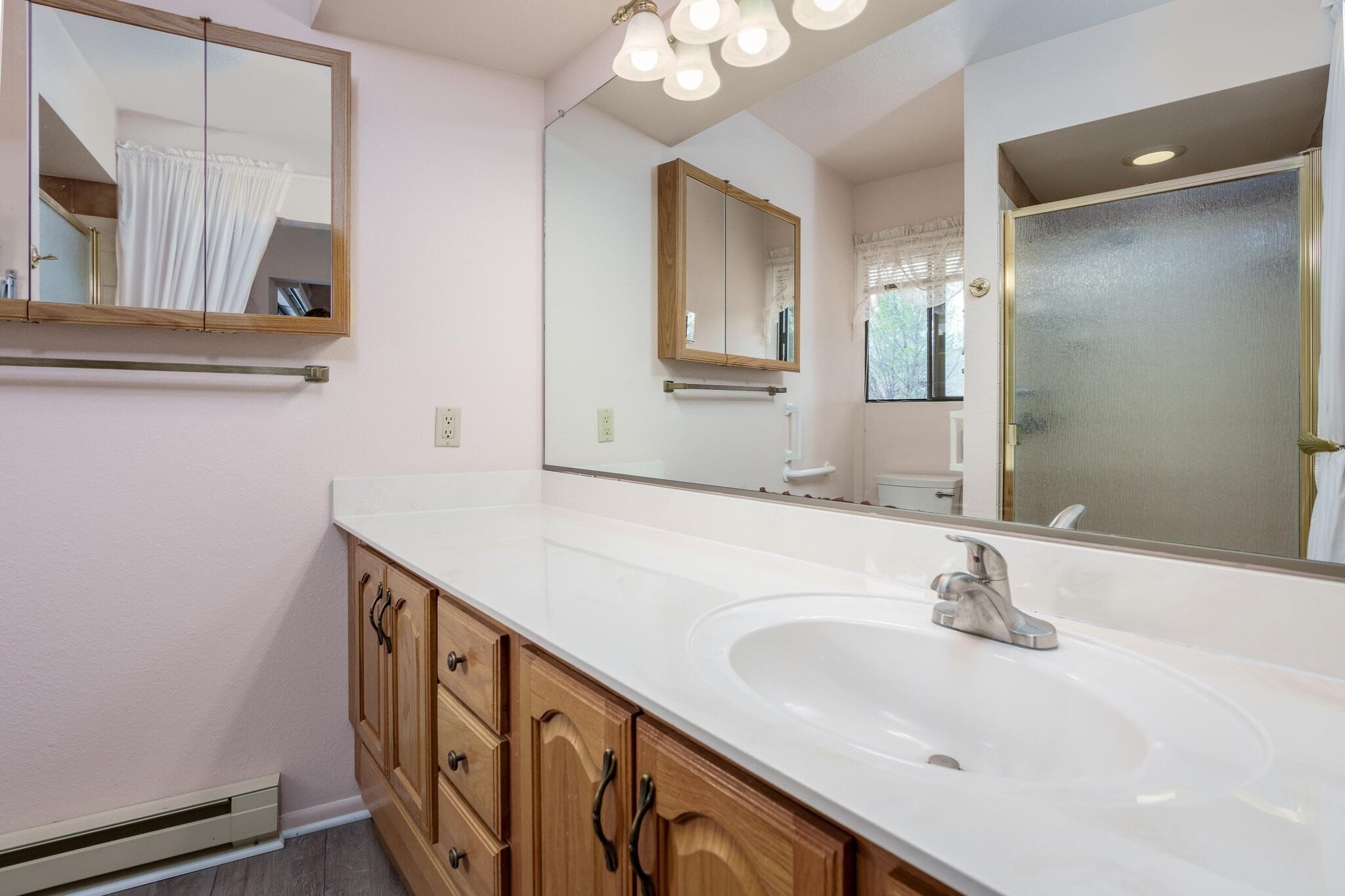 Building Photo - 1905 Deserama Cir