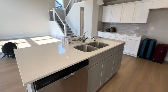 Building Photo - 13646 S Watts Ln