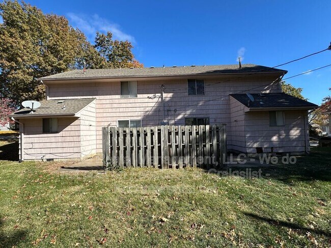 Building Photo - 9338 Bluejacket St