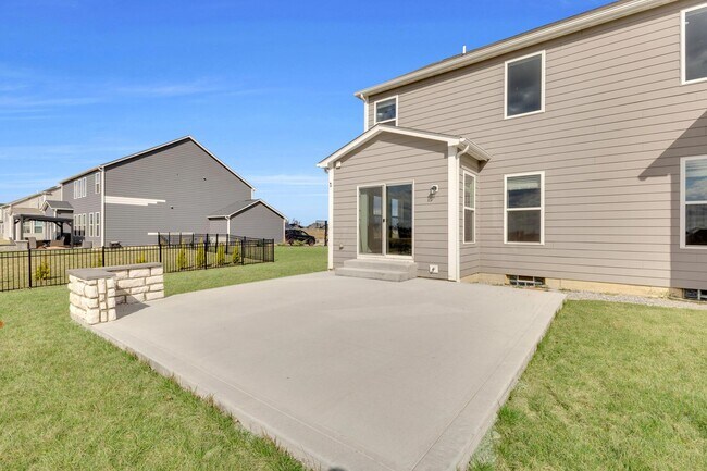 Building Photo - 2390 Glenvale Dr