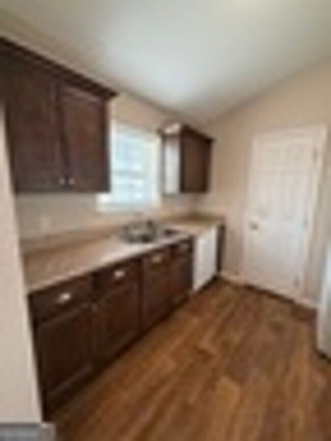 Building Photo - 408/410 Lawnwood Ct