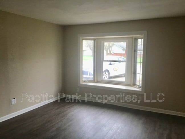 Building Photo - 9403 Shenandoah Dr