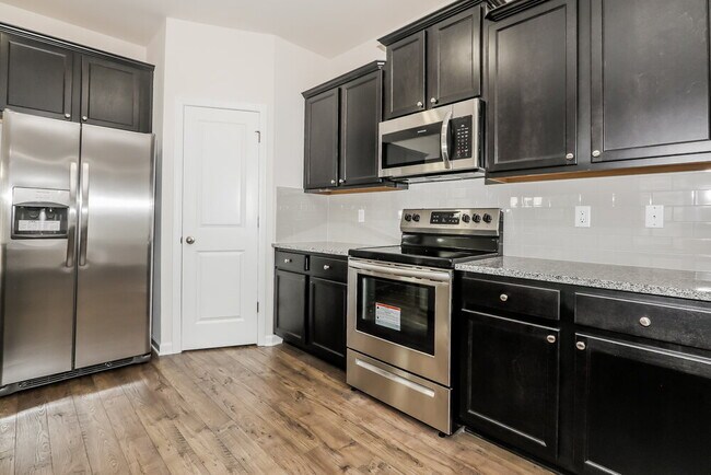 Building Photo - 4327 Drifter Dr