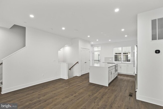 Building Photo - 1211 Northside Park Blvd