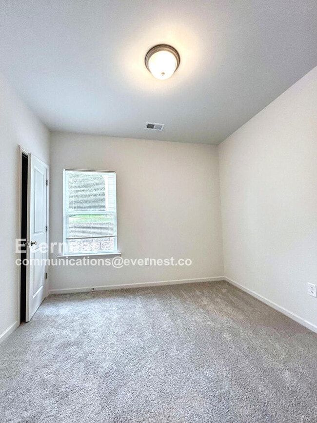 Building Photo - 1346 7th Ave SW