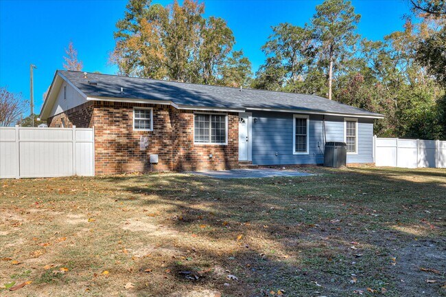 Building Photo - 238 Cavalier Dr