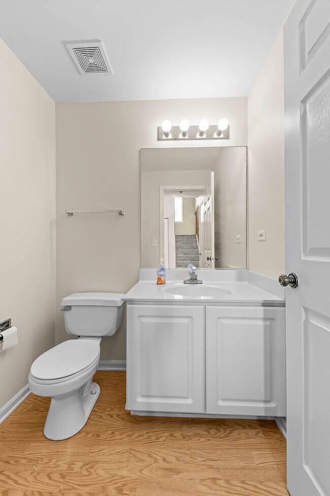 Building Photo - 2640 Idaho Rd