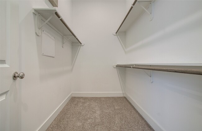 Building Photo - 556 Janisch Rd