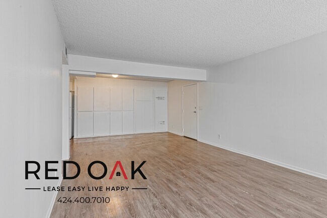 Building Photo - 949 White Knoll Dr