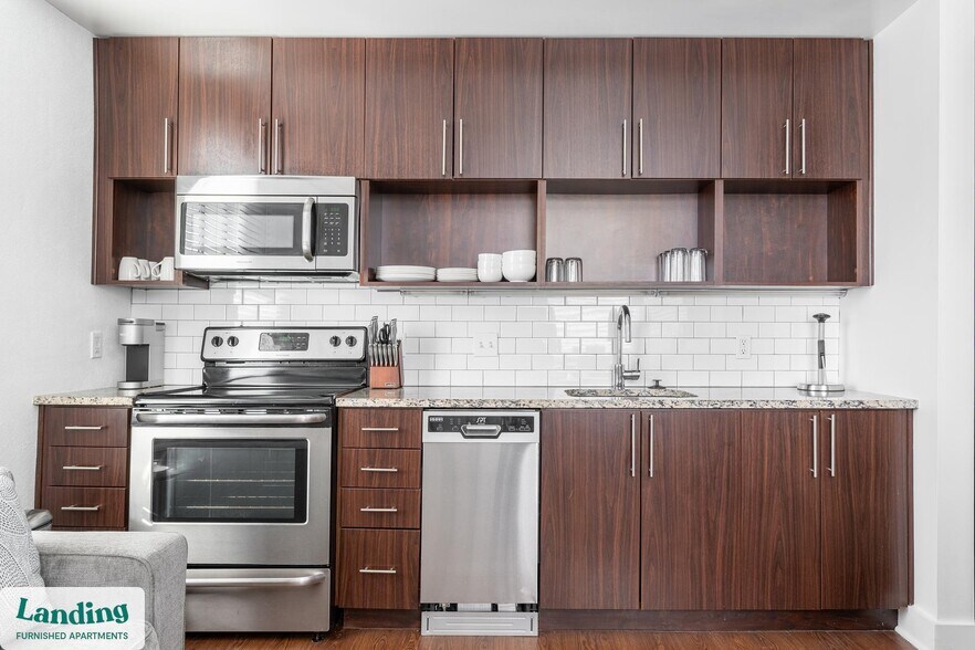 Building Photo - 933 McGee St