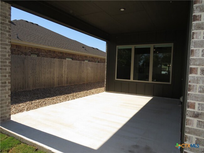 Building Photo - 717 Holstein Dr