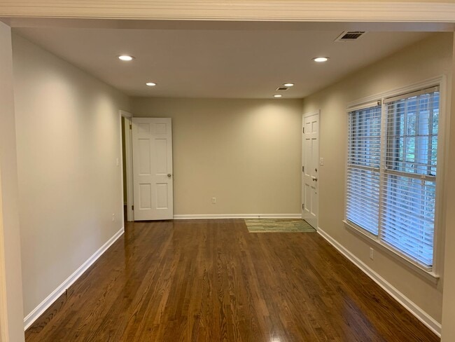 Building Photo - 1000 College Station Rd