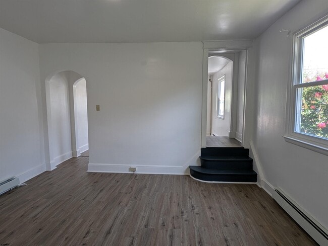 Building Photo - 710 Sewell Ave