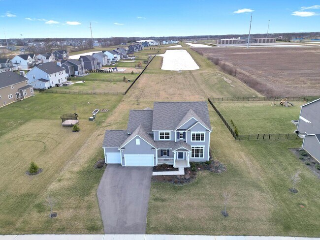 Building Photo - 2390 Glenvale Dr