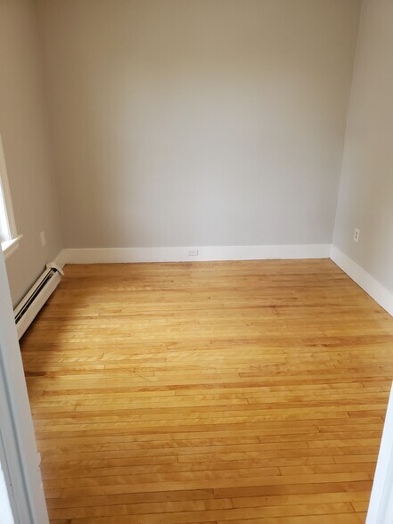 Building Photo - 17 Upsala St